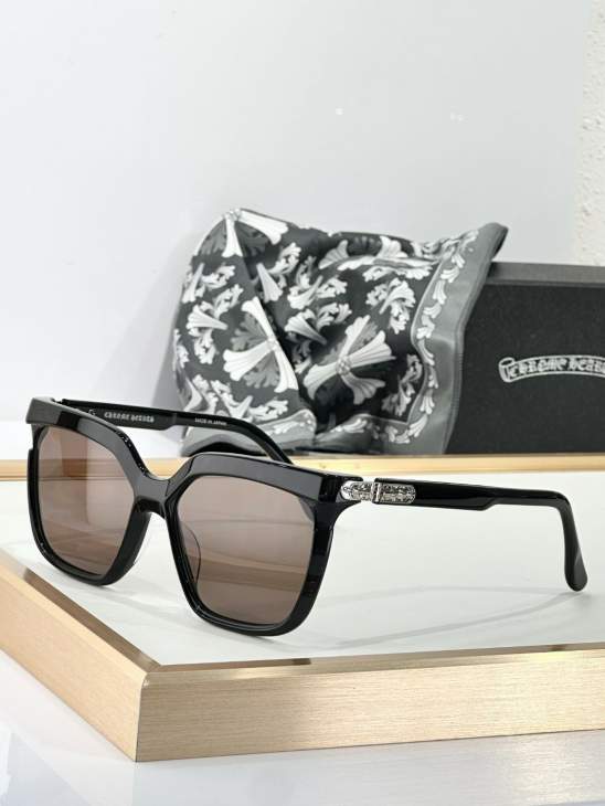 Picture of Chrome Hearts Sunglasses _SKUfw71074605fw